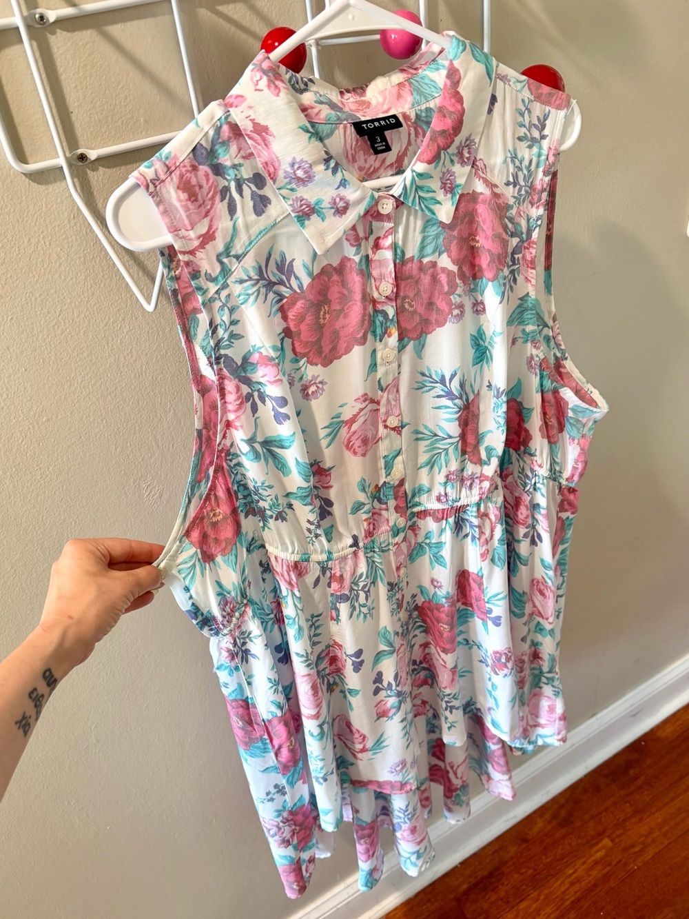 🌟HOST PICK!🌟 BNWT 🌸 TORRID Babydoll Poplin Button-Front High-Low Shirt - Picture 4 of 10